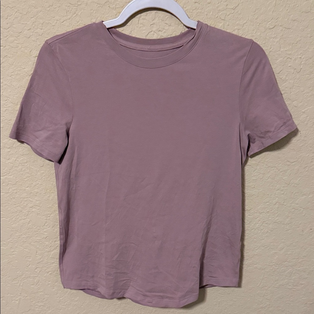 Lululemon Classic Mauve Women's T-Shirt small 17" across
